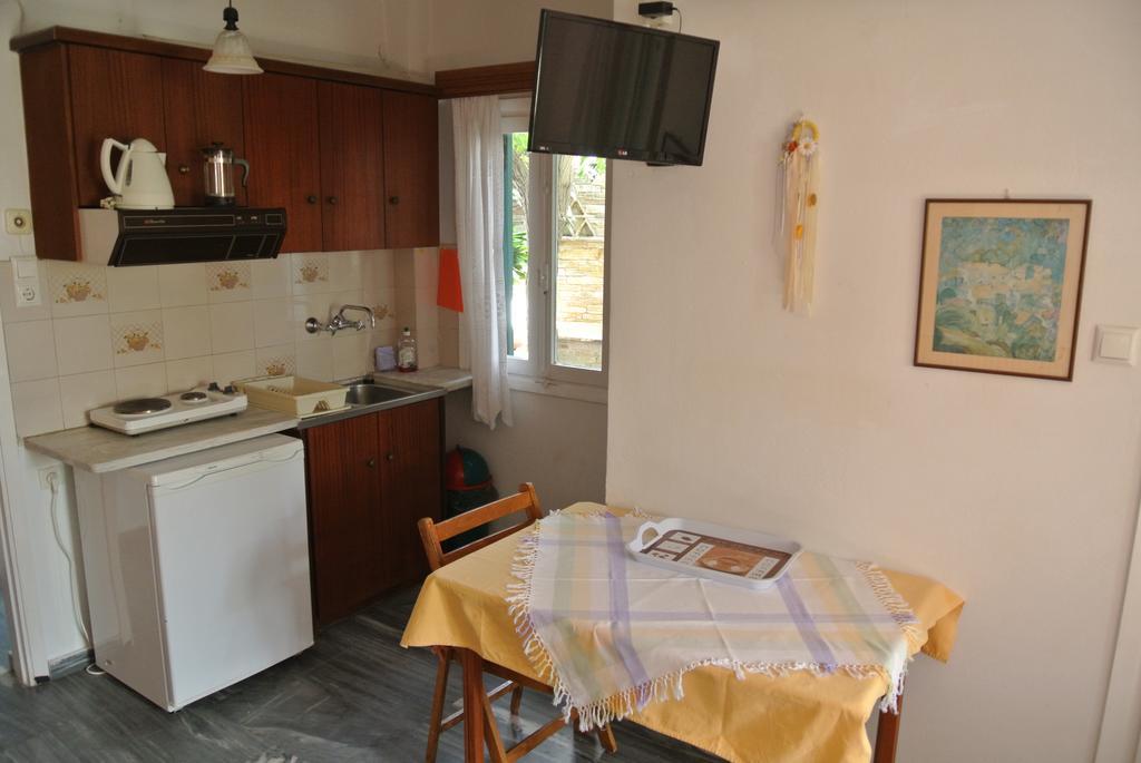 Meltemi Aparthotel Batsi Exterior foto